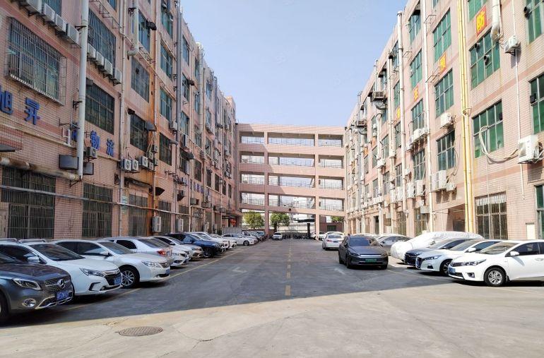 龙岗龙西原房东工业园楼上1000平带装修办公室厂房出租可分租