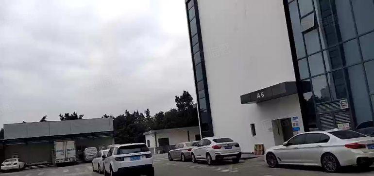 18元起租龙岗南联工业区新出一二楼1890平厂房出租可分租