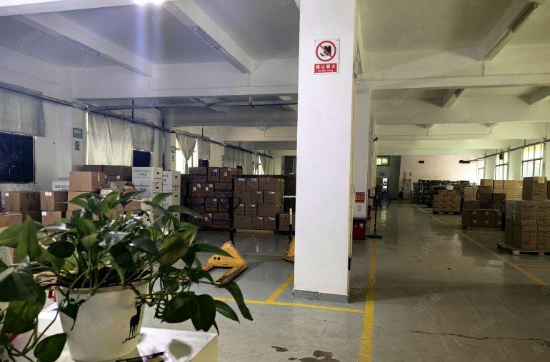 横岗地铁口附近原房东工业园一楼1000平方带卸货平台大小可分