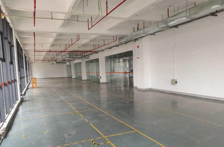 20元起租龙岗宝龙地铁口新出一楼二楼1200平厂房出租可分租