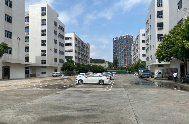 平湖华南城工业园单层2000平带装修红本厂房仓库出租可分租