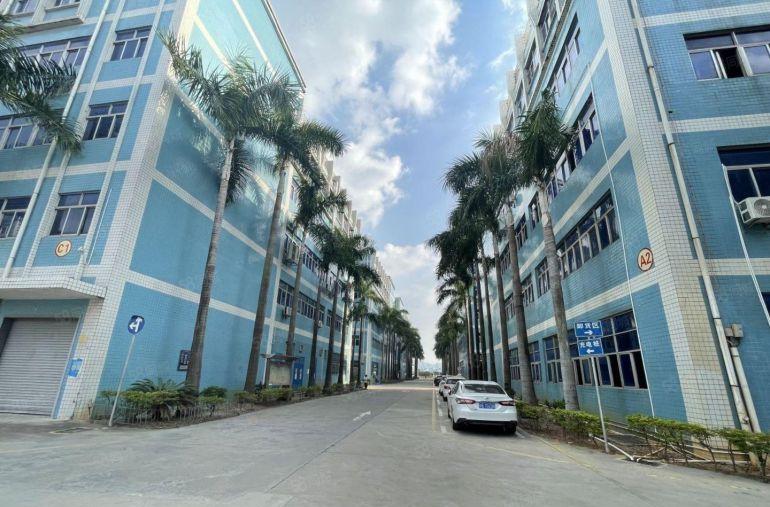 横岗六约地铁站楼上1000平方带精装修办公室厂房仓库出租