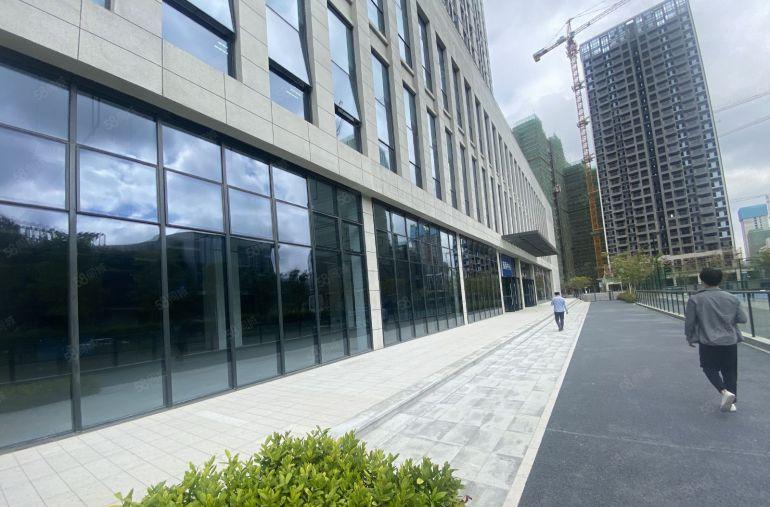 免租期8个月横岗地铁口高新厂房1500平方出租带补贴消防喷淋