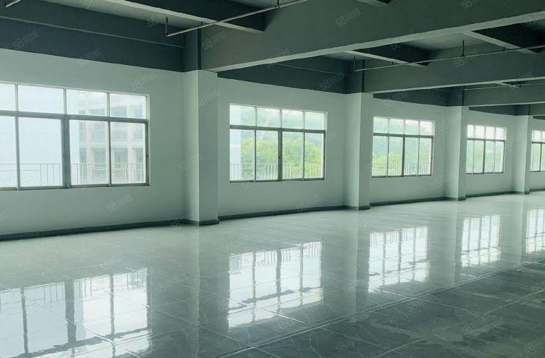 300平起租丨横岗荷坳地铁口新出2000平带装修厂房仓库出租