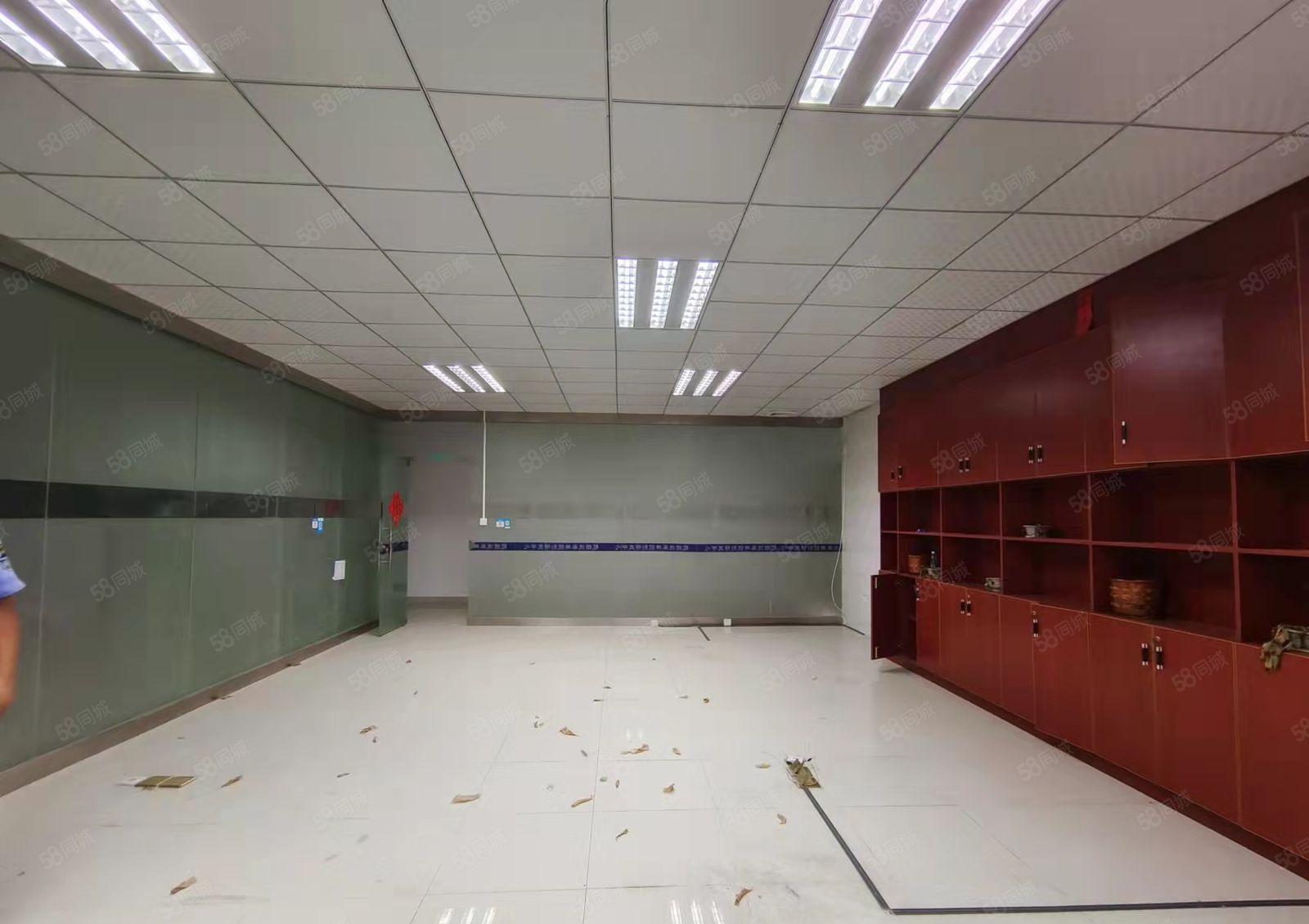 坂田阪李大道新出整层厂房1300平招租，带装修面积实在