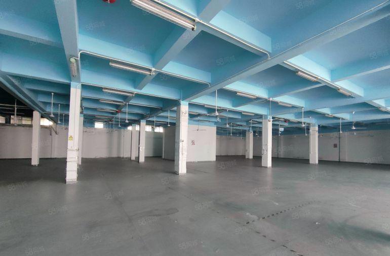 坂田光雅园地铁口 电商园 一楼楼上500平厂房招租 空地大！