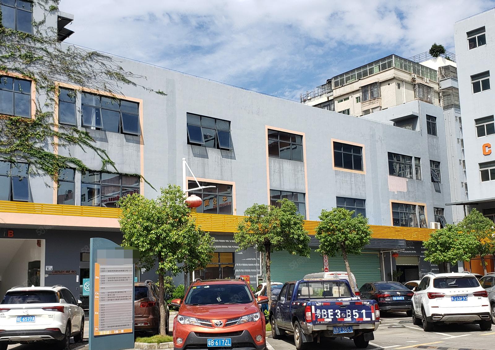 现成装修！龙岗坂田布吉地铁口电商园楼上300平办公室仓库出租