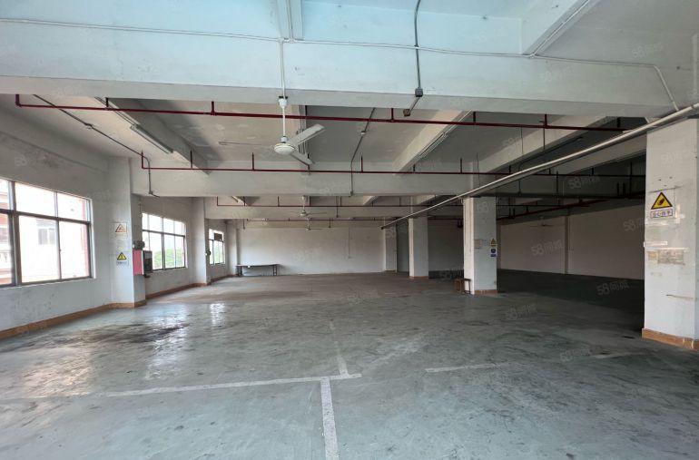 龙岗中心城南联工业区红本厂房仓库495平出租场地大易招工