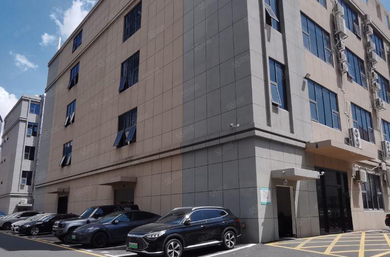 坂田，华为地铁站，800平可分租，精装修，水电齐全，厂房出租