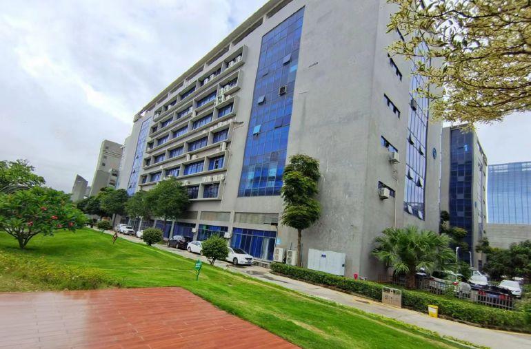 低碳城原房东科技园新出3楼整层2000平带精装办公室厂房出租