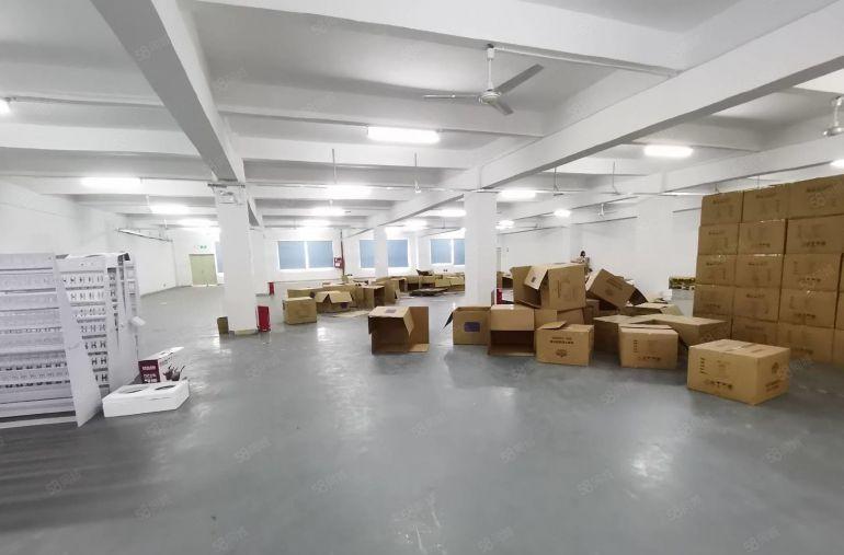 20元起租龙岗南联工业区新出一楼二楼2150平厂房出租可分租