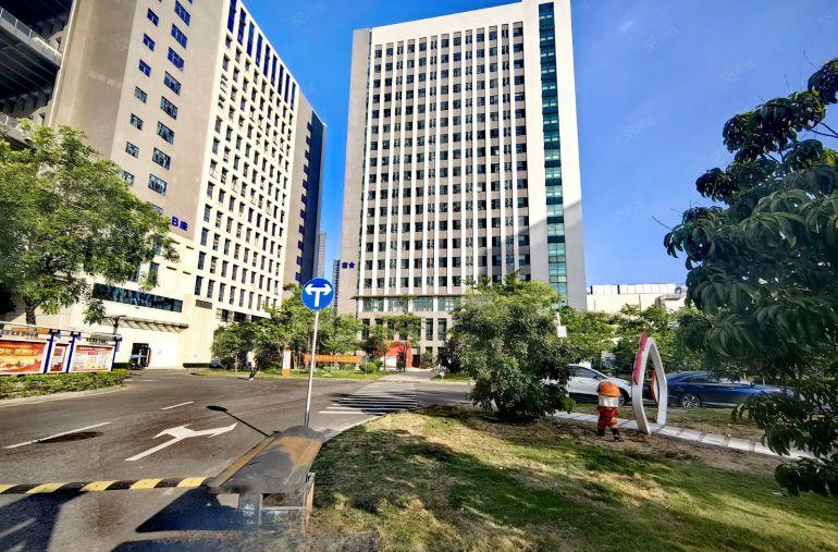 龙岗宝龙工业园区原房东红本3楼200平方精装修办公室大小可分