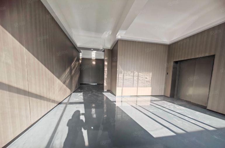 龙岗龙东地铁口工业园全新精装商务办公室出租200平起