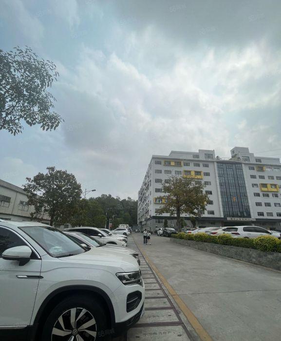 横岗地铁站原房东一楼红本厂房出租1300平，可生产，办公