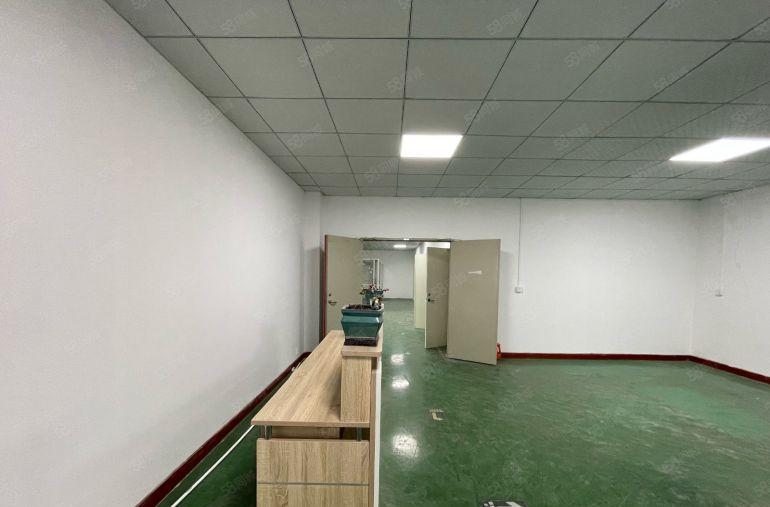 现成装修！坂田600平厂房，有前台办公室车间仓库！