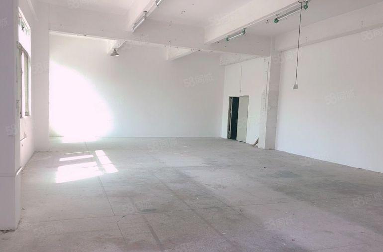 新生集银皮革广场旁280平厂房仓库出租5600元