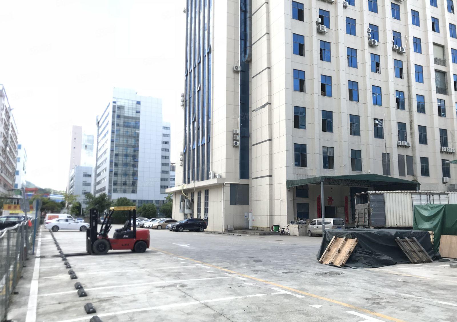 龙岗坪地低碳城科技园楼上500平红本带装修可办公仓库厂房出租