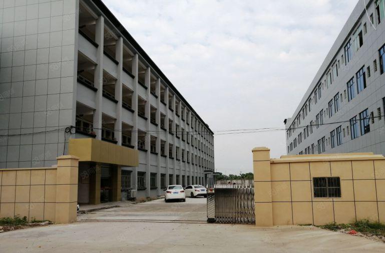 平湖辅城坳工业区500，5000平独门独院厂房仓库低价出租