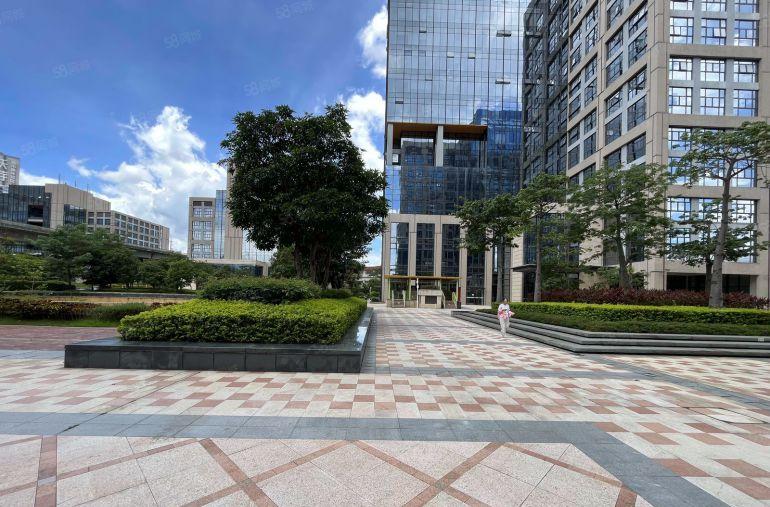 申请补贴低价出租，坂田地铁楼上口200平精装修办公室厂房出租