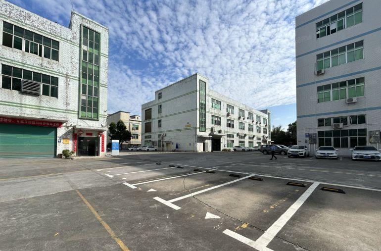 平湖华南城5000平红本厂房仓库原房东出租1000平起分租