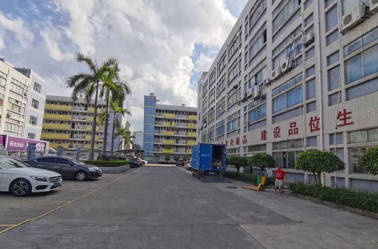 平湖辅城坳独院厂房6400平方出租合租