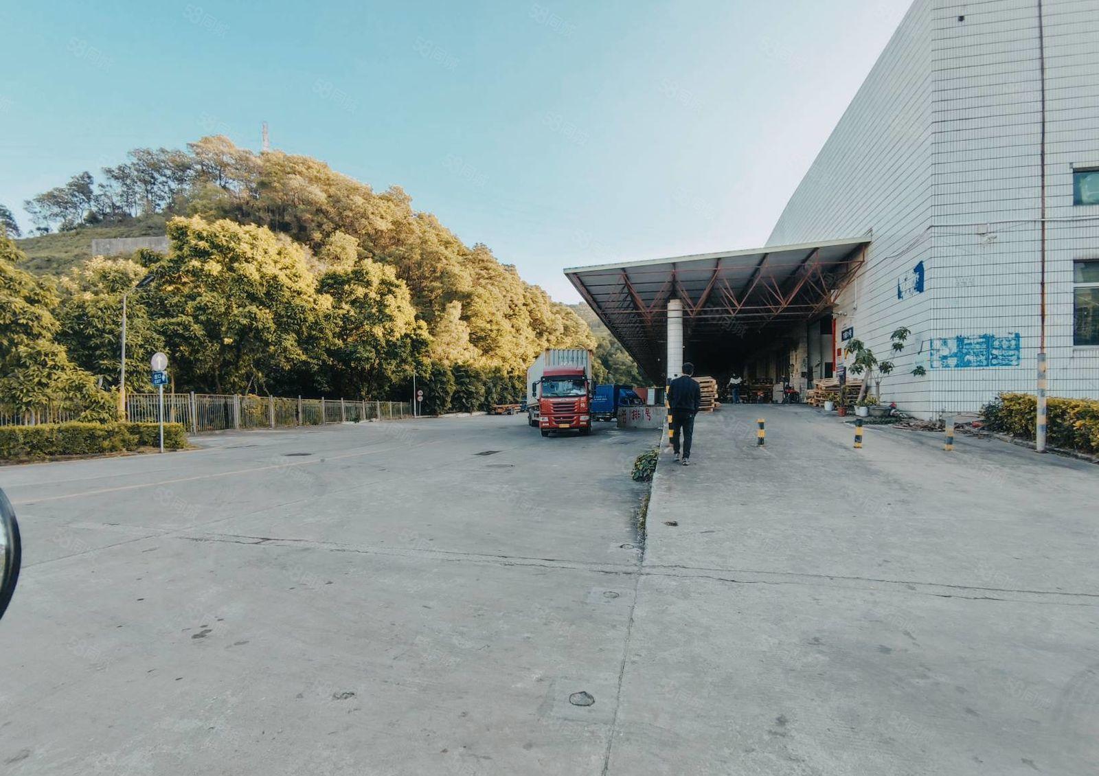 深圳坂田杨美地铁站附近一楼600平报价30园区空地大车可调头