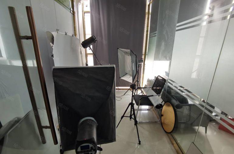 坂田十号地铁岗头站泽润精装办公室转租带露台方正实用采光