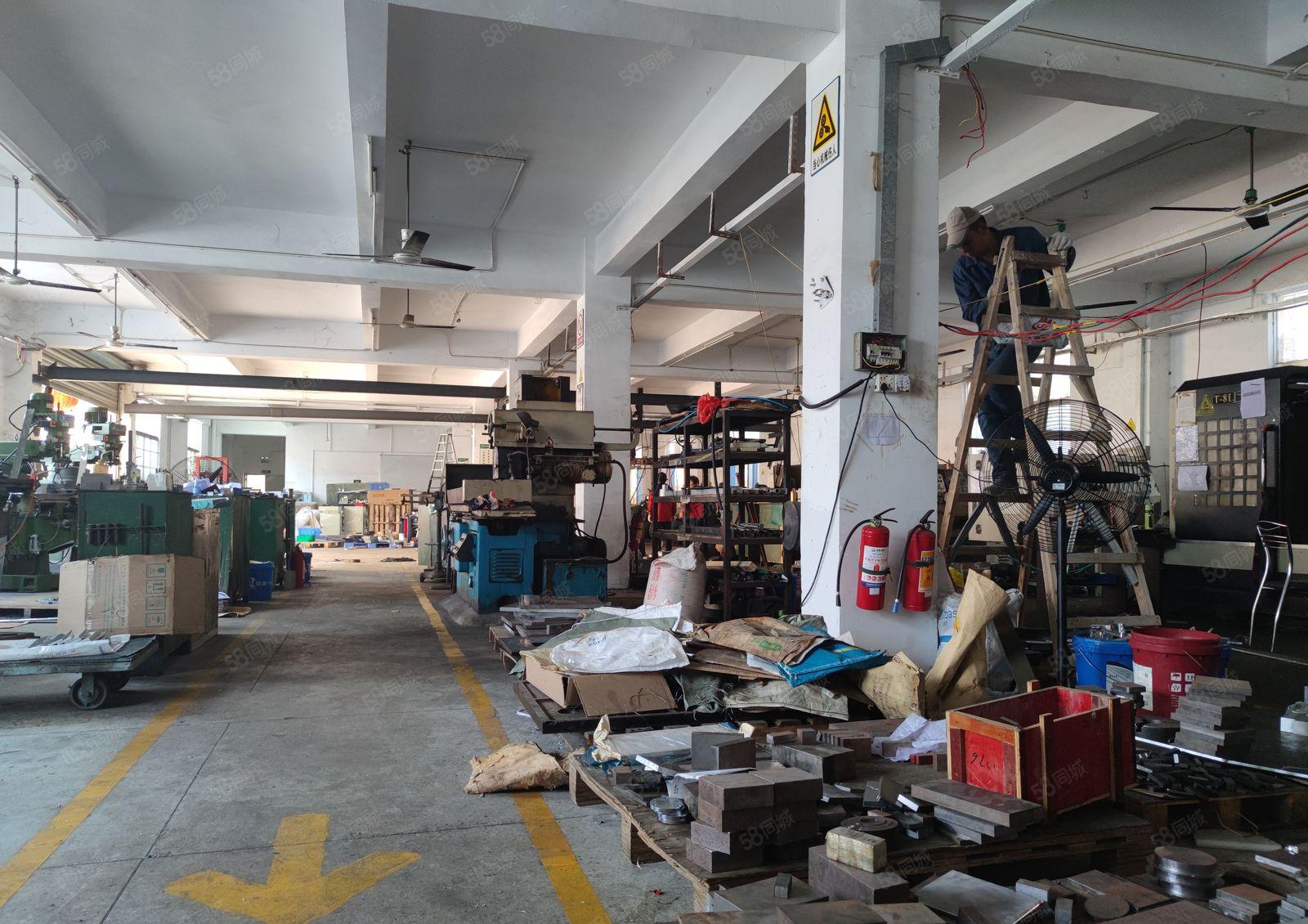 龙岗中心城新生社区独栋厂房12楼每层1200平方，可分租