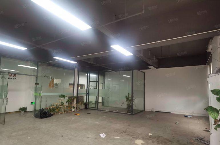 带空调！龙岗中心城地铁口3600平米精装修厂房仓库出租