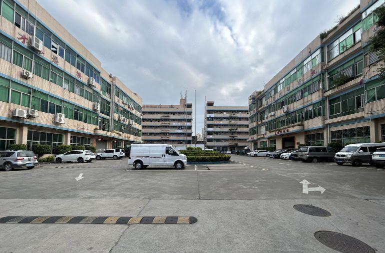 平湖富民工业区3000平独院厂房仓库出租可分500平1000