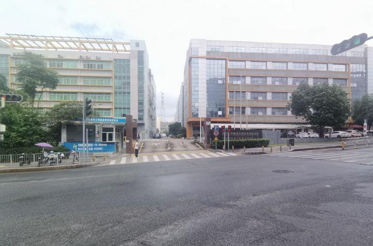 深圳龙岗龙城国际1000平标准厂房低价出租原房东精装修