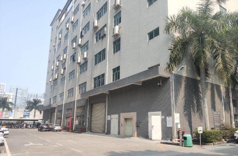 特价出租 坂田原房东红本厂房1900平出租，可分租带现成水电