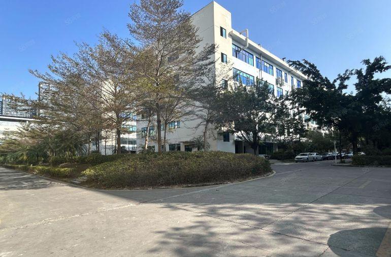 龙岗宝龙原房东工业园新出楼上整层2000平厂房出租 可分租