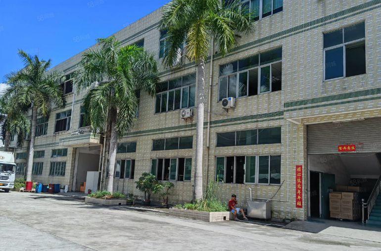 平湖华南城地铁口新出一二楼3000平厂房仓库出租可分租形象好