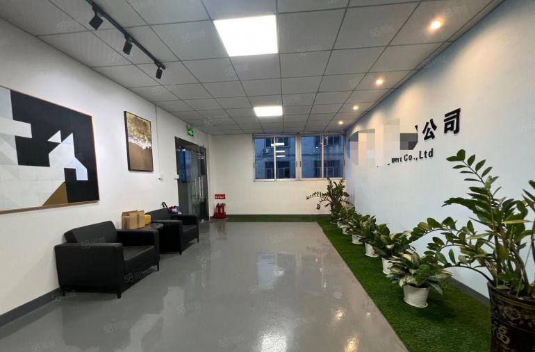 平湖辅城坳原房东实际面积厂房1200平方出租电子电商拎包入住