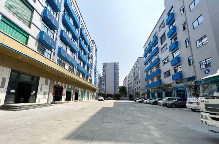 布吉坂田原房东单层2000平厂房仓库出租空地大带卸货平台