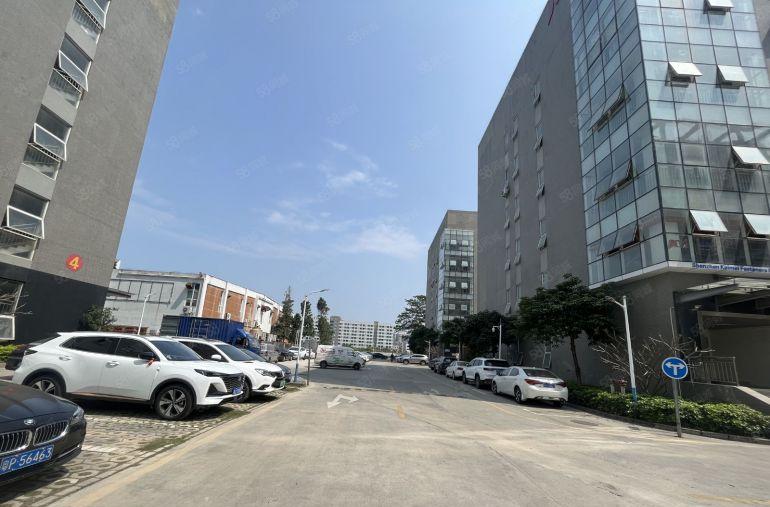 宝龙地铁口原房东大型科技园新空出楼上1000平方办公厂房出租