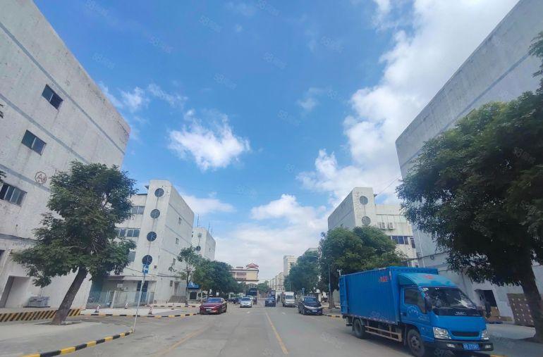 4百平起租平湖工业园楼上1800平办公室厂房仓库出租水电齐全