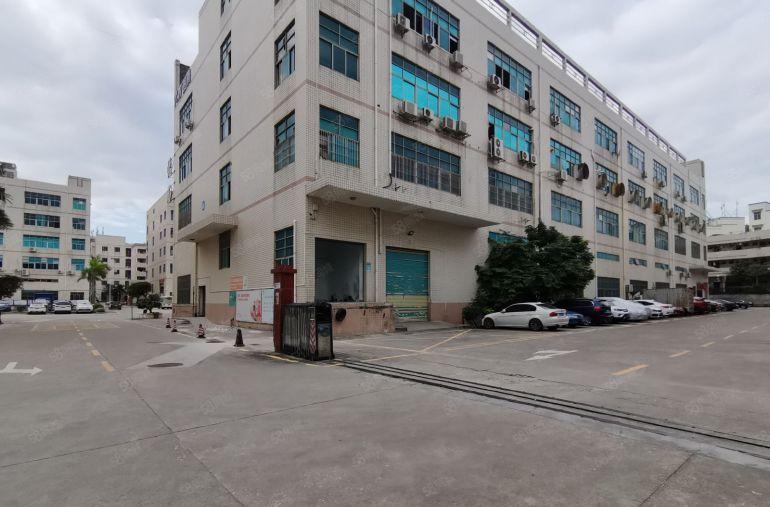 平湖华南城地铁口2000厂房仓库出租100平起分租带水电装修