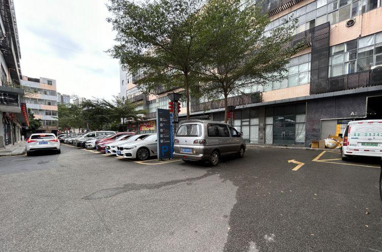 龙岗龙城广场地铁口电商园楼上200平带装修办公室厂房出租