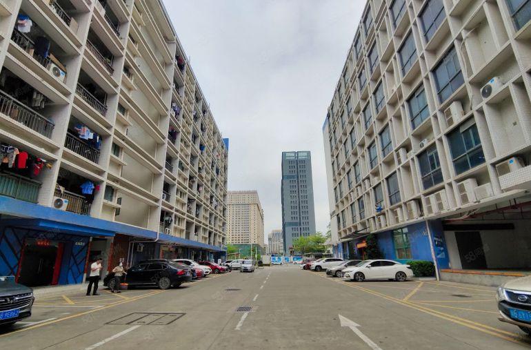 坂田地铁口独院厂房出租一楼1000平，可加工生产仓库