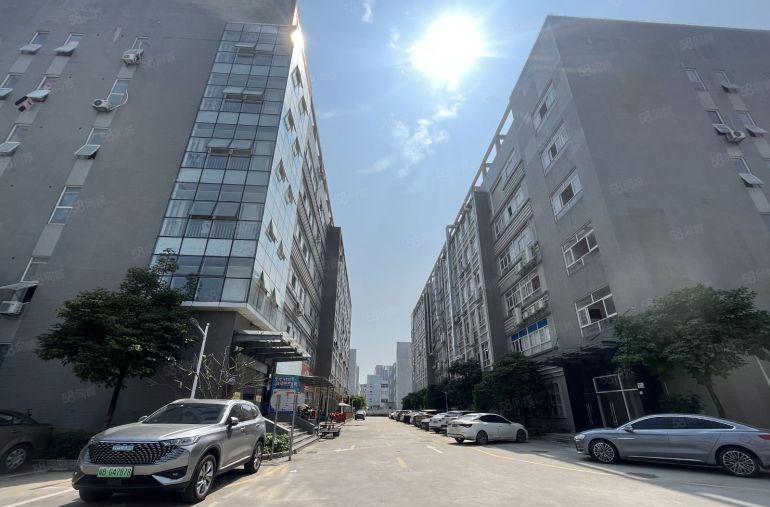 嶂背市场边原房东工业园新空出2楼1000平方带精装修厂房出租