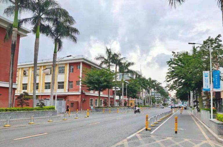 爱联地铁口新出楼上整层1000平方带精装办公室仓库厂房出租