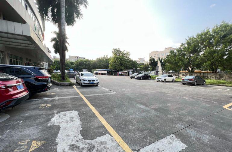 龙岗区中心城一楼300平标准厂房低价出租层高6米空地大原房东