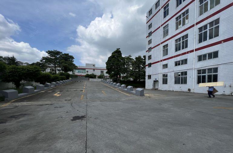 荷坳地铁口原房东一楼7.5米高厂房1500平方仓库出租好招工