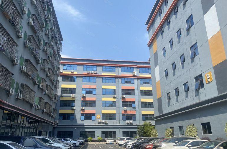 办公展厅研发小组装！龙岗中心城地铁站边全新装修红本厂房出租