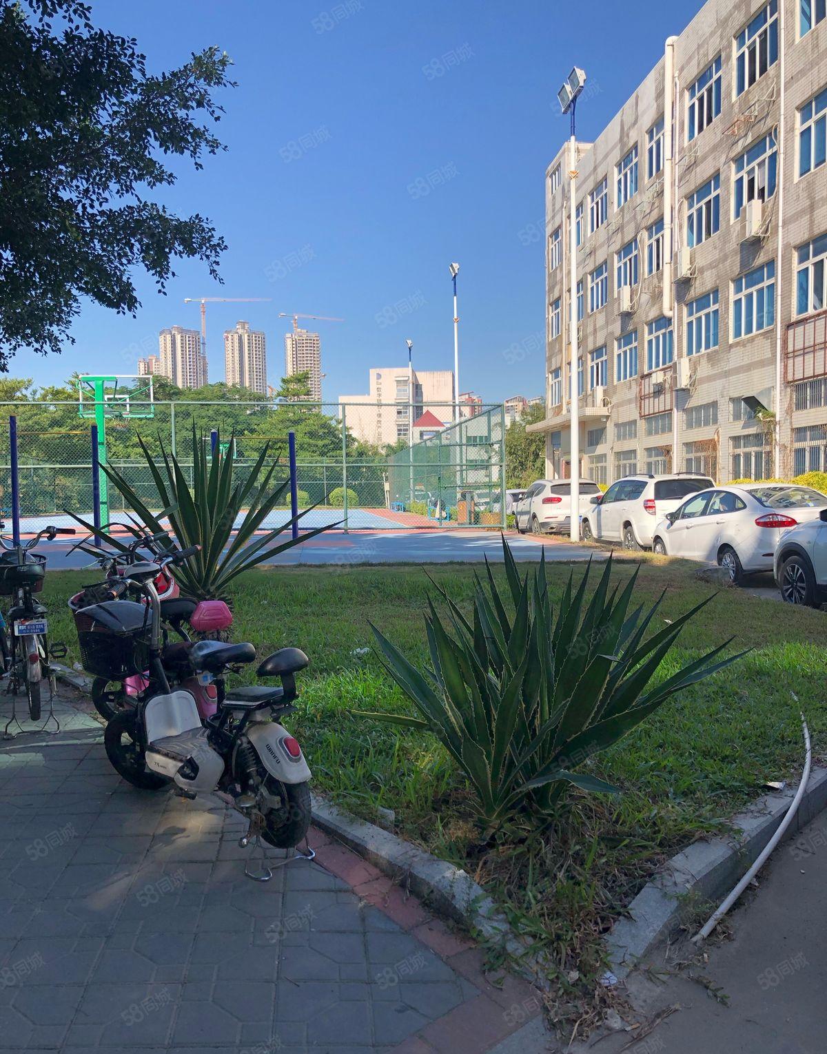 横岗地铁口龙岗大道边上空出原房东一楼1000平方