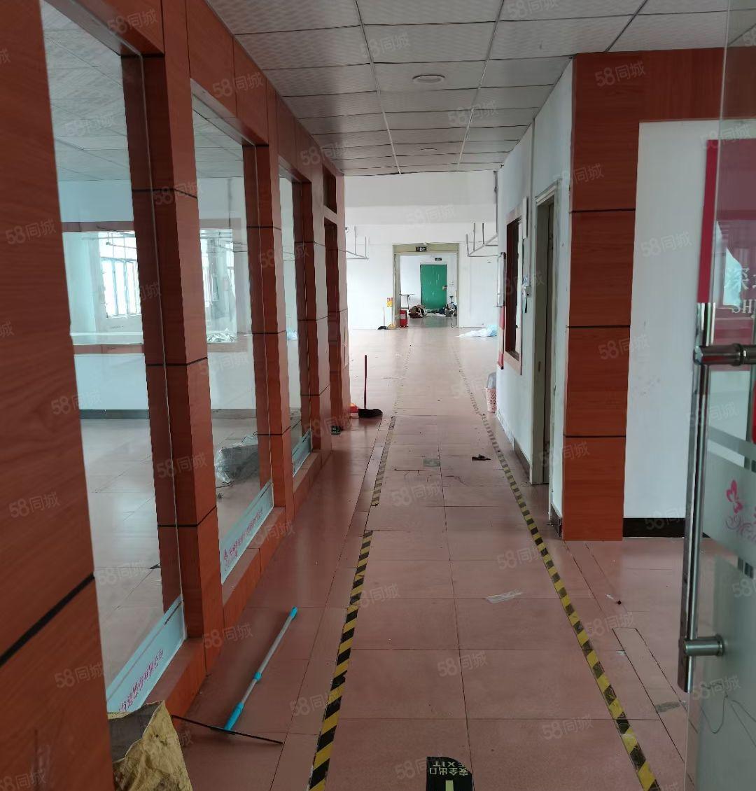 横岗原房东独门独户3400平方