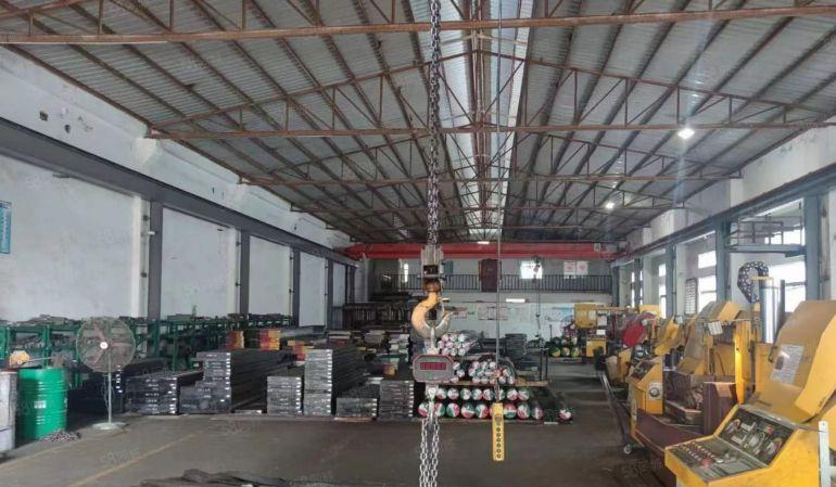 横岗六约钢结构2000平高9米低价仓库模具厂房出租300起租