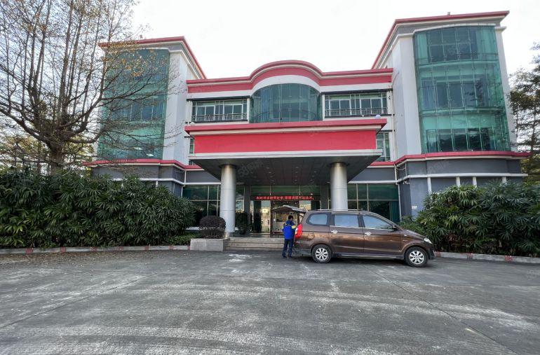 龙岗宝龙花园式红本独门独院厂房16000平出租可环评空地超大